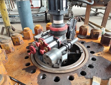 การซ่อมแซมร่องคาร์บูเรเตอร์ RTJ ใช้เครื่องหันหน้าหน้าแปลนแบบพกพา